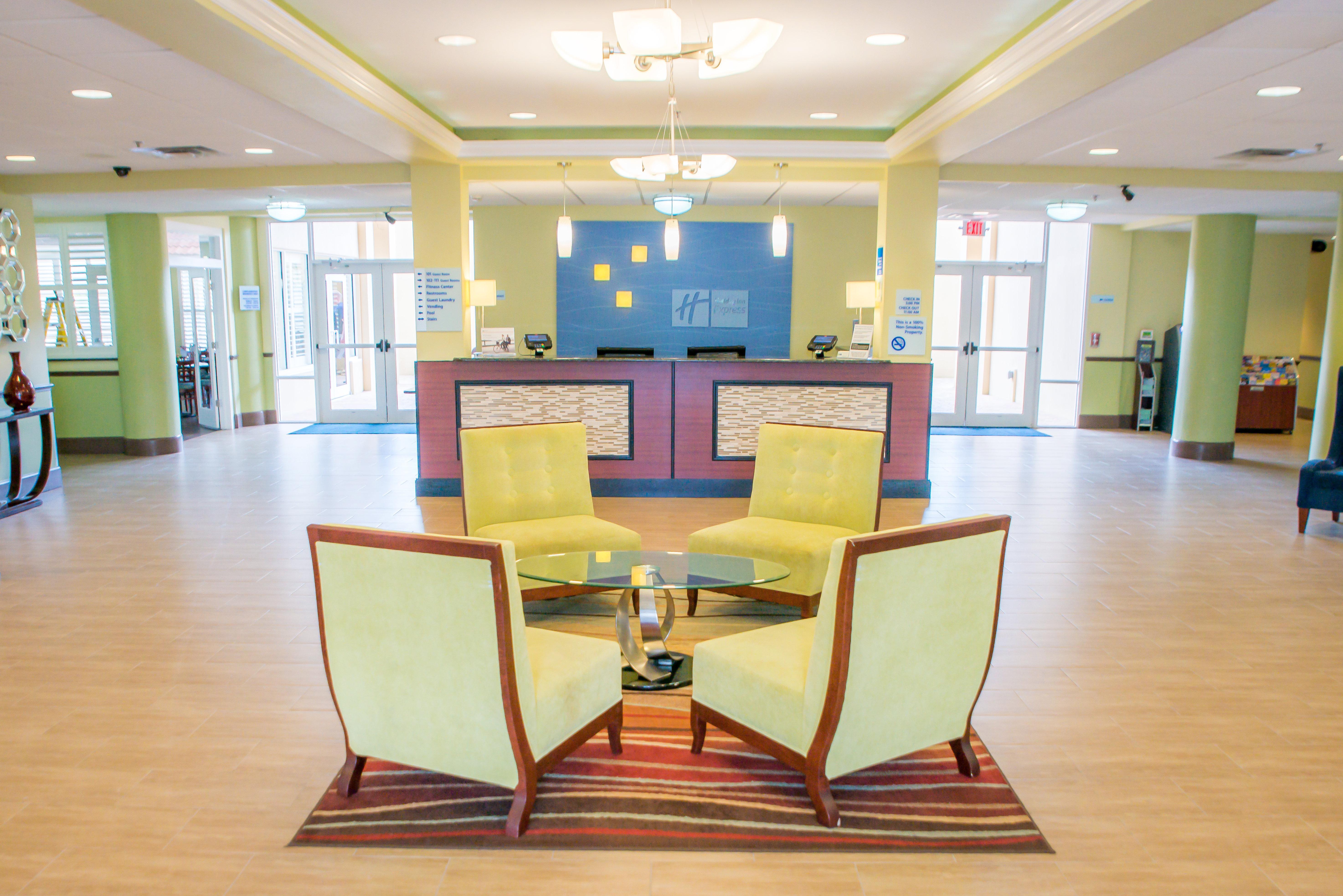 Holiday Inn Express & Suites Cocoa By Ihg Exterior photo