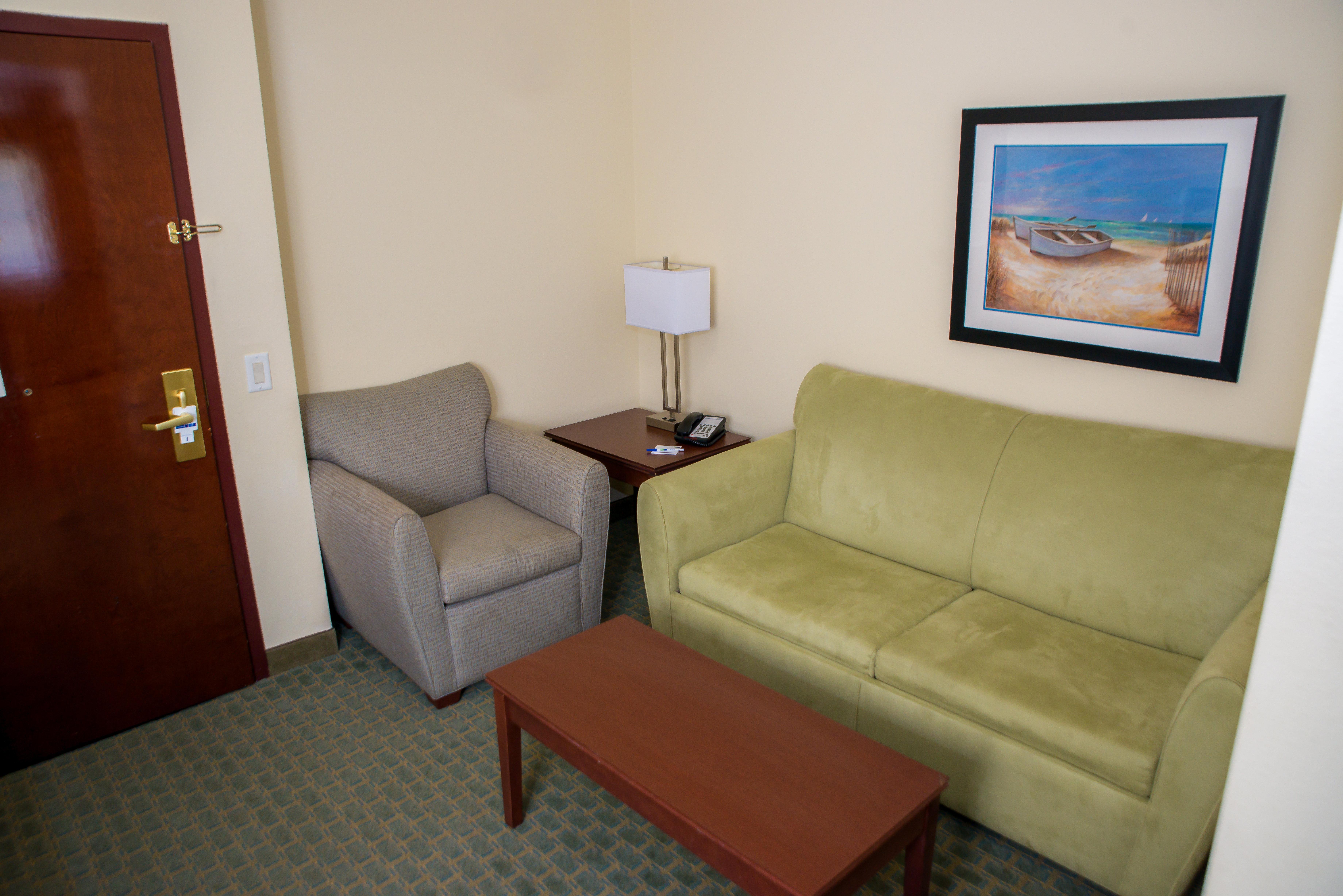 Holiday Inn Express & Suites Cocoa By Ihg Exterior photo